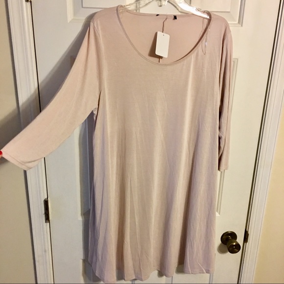 Tops - NWT Extra Long Empire Waisted Top with Pockets.